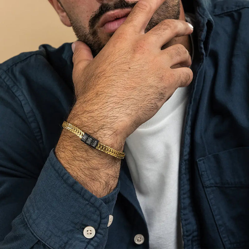 Dan Bracelet - Dad Bracelet with kid's names - Gold with Black Beads